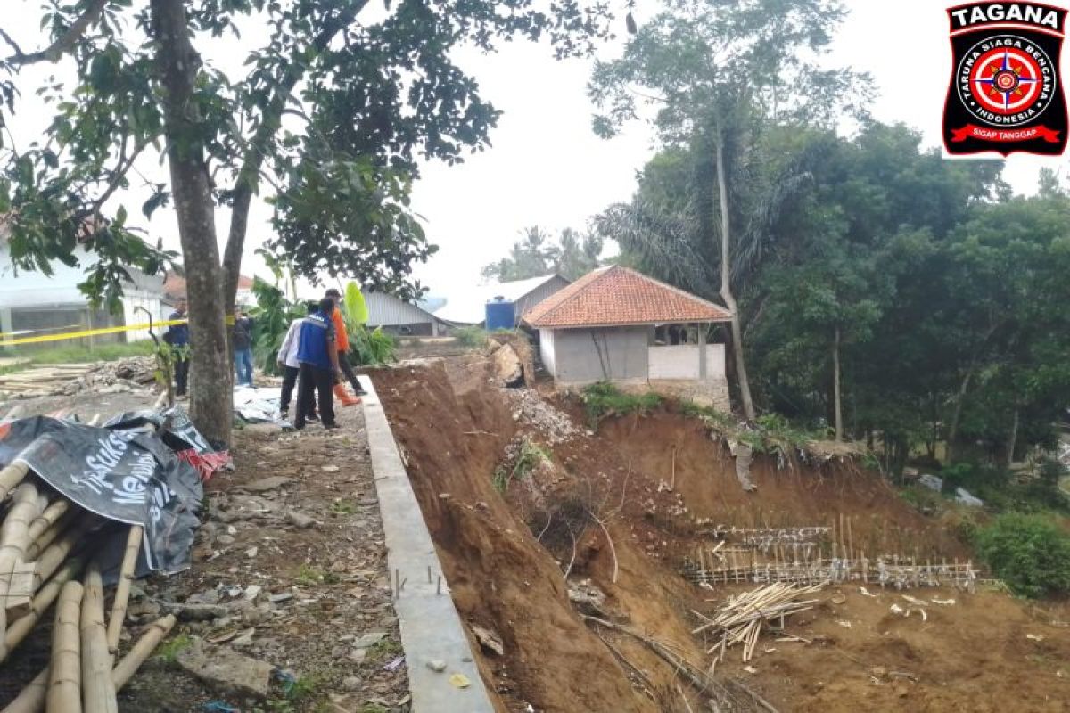 Kemensos beri santunan seluruh korban longsor Sukabumi 